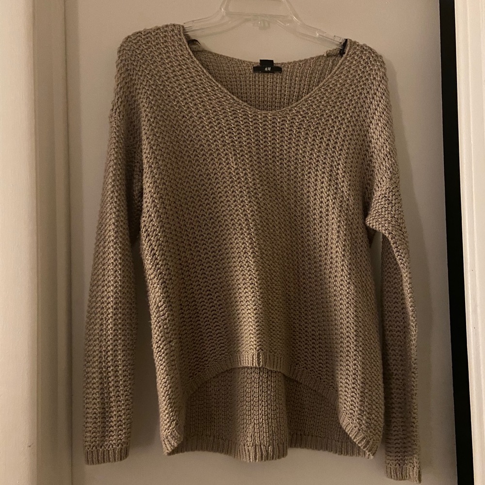 Light and breathable sweater from H&M